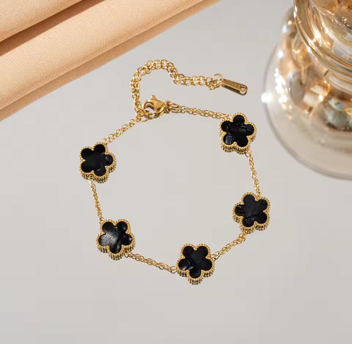 Clover bracelet