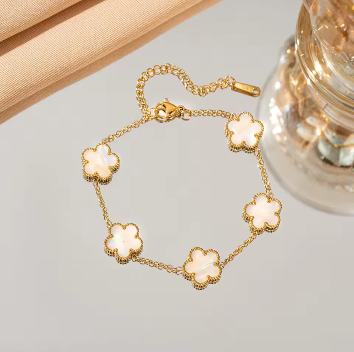 Clover bracelet