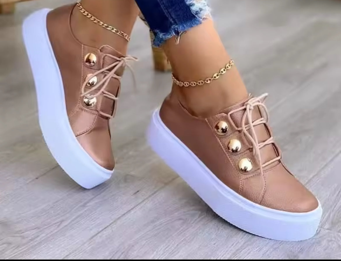 Womens Tranniers