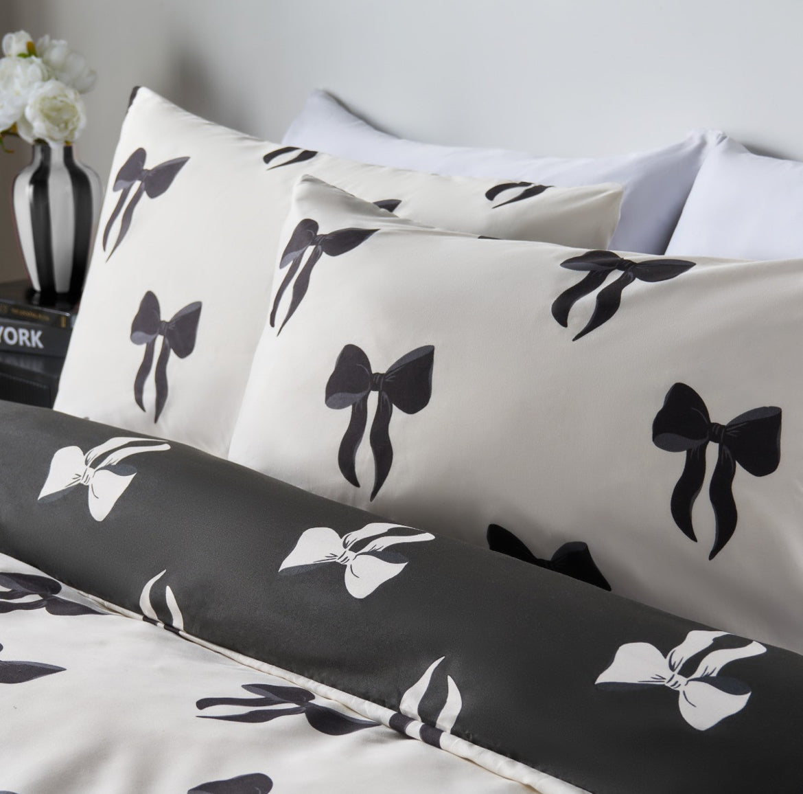 Bow Bedding Set