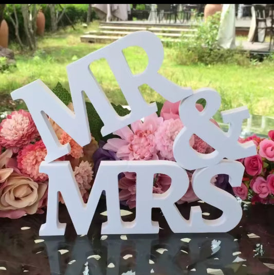 Mr & Mrs Sign