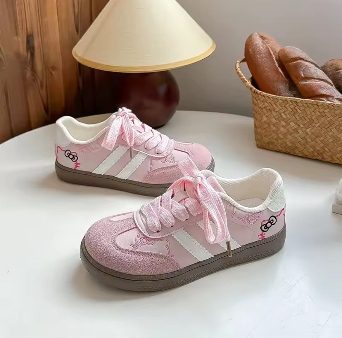 Womens Kitty Tranniers